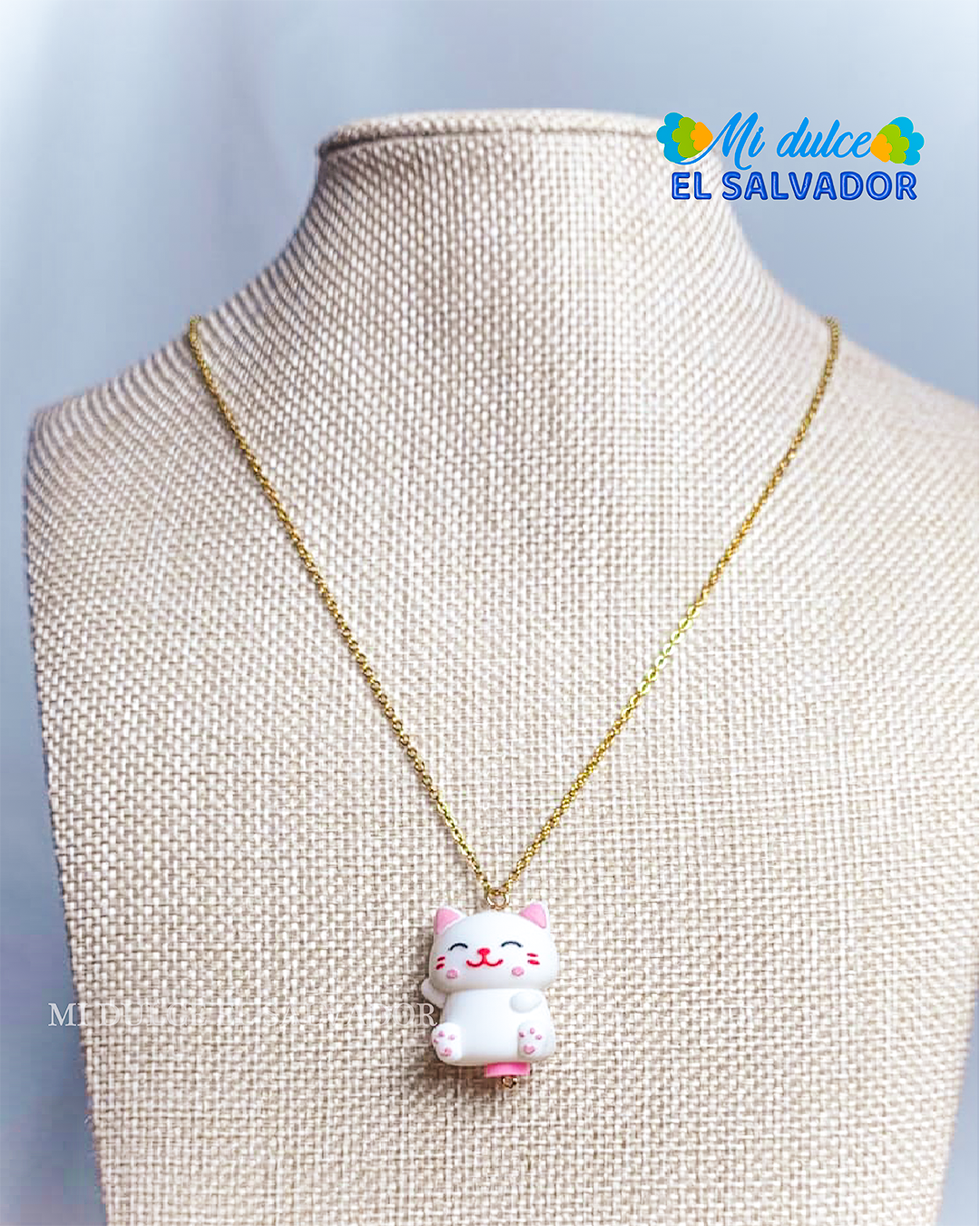 Lucky cat necklace