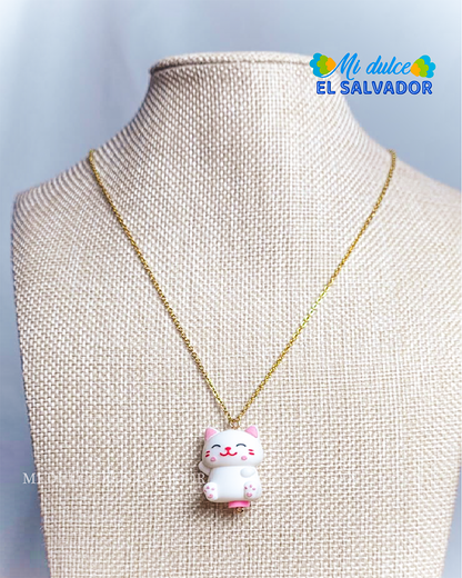 Lucky cat necklace