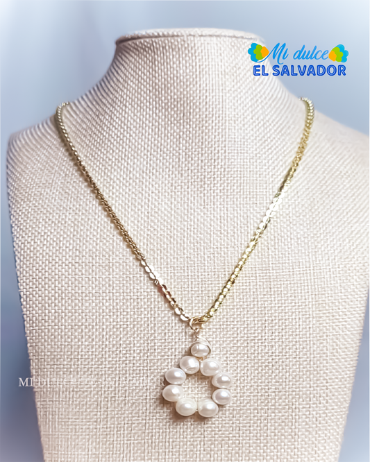 Cultured pearl necklace